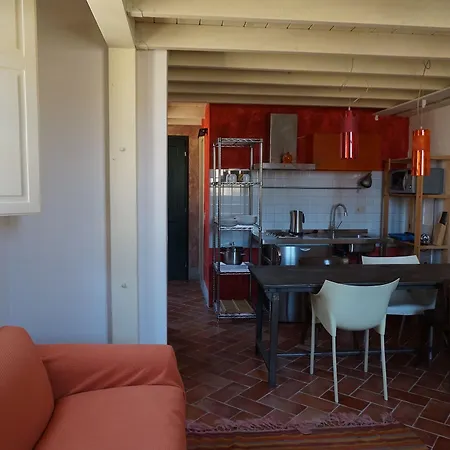 אתר נופש Borgo Di Colleoli פאלאיה