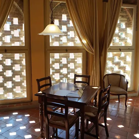 Borgo Di Colleoli Resort *